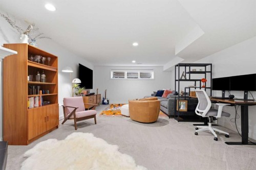 2025 45 Avenue Sw, Calgary, AB - Indoor