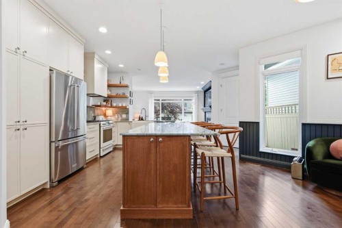 2025 45 Avenue Sw, Calgary, AB - Indoor Photo Showing Kitchen