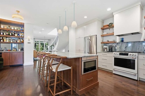 2025 45 Avenue Sw, Calgary, AB - Indoor Photo Showing Kitchen With Upgraded Kitchen