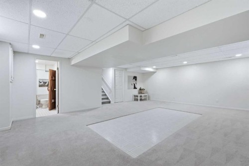 11 Edgemont Rise Nw, Calgary, AB 