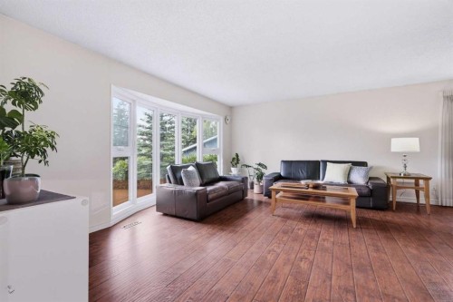 11 Edgemont Rise Nw, Calgary, AB 