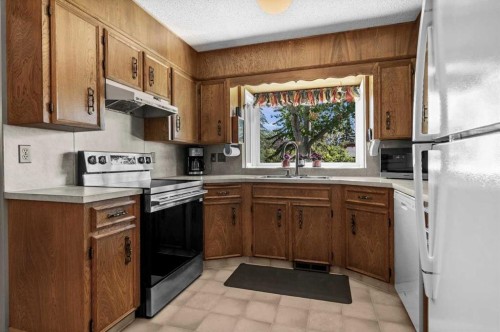 8 Deerbow Circle Se, Calgary, AB 