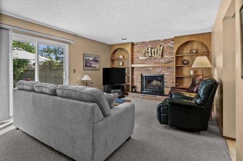 8 Deerbow Circle Se, Calgary, AB 