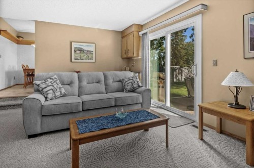 8 Deerbow Circle Se, Calgary, AB 