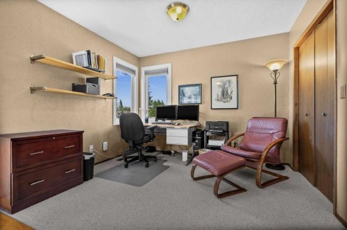 8 Deerbow Circle Se, Calgary, AB 
