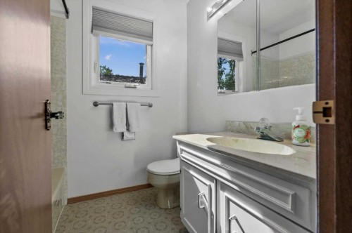 8 Deerbow Circle Se, Calgary, AB 