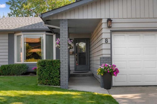 8 Deerbow Circle Se, Calgary, AB 