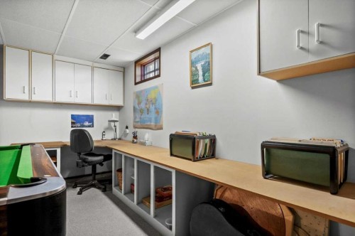 8 Deerbow Circle Se, Calgary, AB 