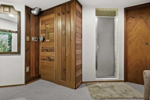 8 Deerbow Circle Se, Calgary, AB 