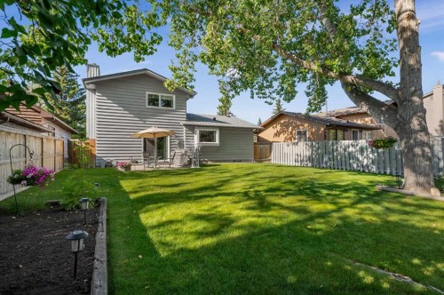 8 Deerbow Circle Se, Calgary, AB 