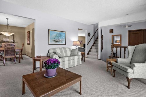 8 Deerbow Circle Se, Calgary, AB 