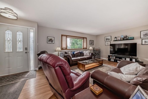 7827 Fairmount Drive Se, Calgary, AB 