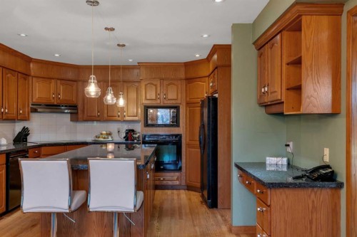 106 Scimitar Bay Nw, Calgary, AB 