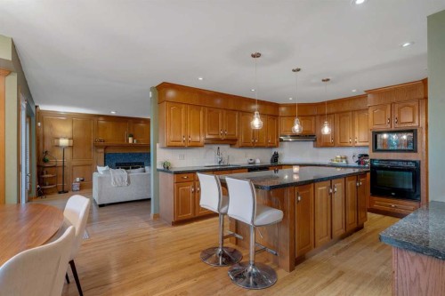 106 Scimitar Bay Nw, Calgary, AB 