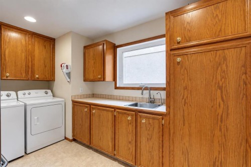 106 Scimitar Bay Nw, Calgary, AB 
