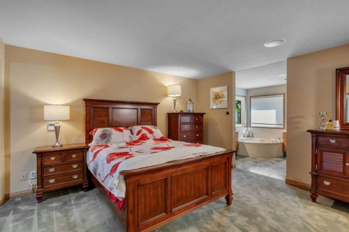 106 Scimitar Bay Nw, Calgary, AB 