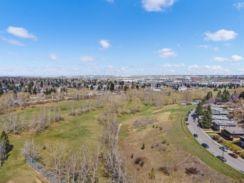 224 Hendon Drive Nw, Calgary, AB 
