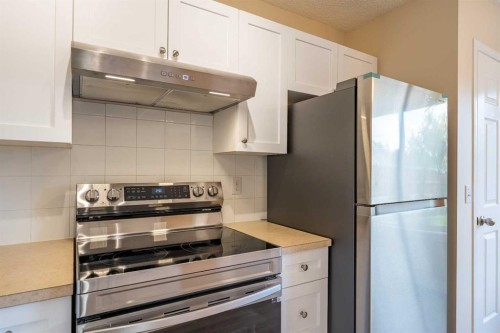 7415 26A Street Se, Calgary, AB 
