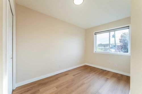 7415 26A Street Se, Calgary, AB 