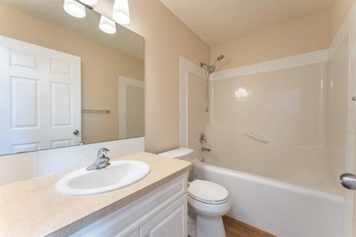 7415 26A Street Se, Calgary, AB 