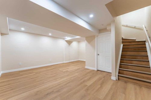 7415 26A Street Se, Calgary, AB 