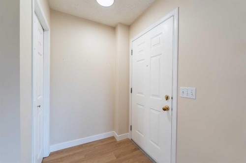7415 26A Street Se, Calgary, AB 