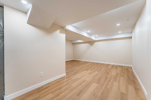 7415 26A Street Se, Calgary, AB 