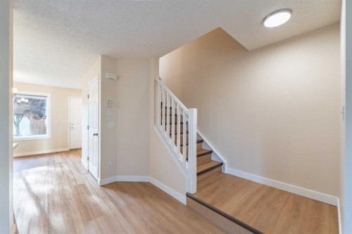 7415 26A Street Se, Calgary, AB 