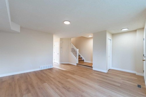 7415 26A Street Se, Calgary, AB 