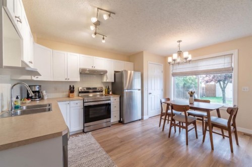 7415 26A Street Se, Calgary, AB 