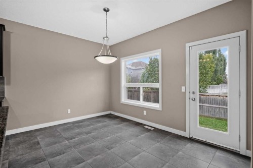 129 Everhollow Rise Sw, Calgary, AB 