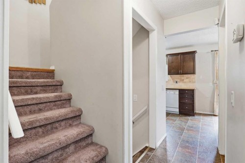 30 Bermuda Drive Nw, Calgary, AB 