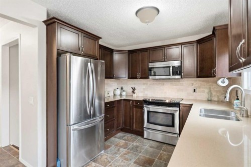 30 Bermuda Drive Nw, Calgary, AB 