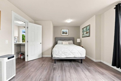 27 Erin Grove Close Se, Calgary, AB 