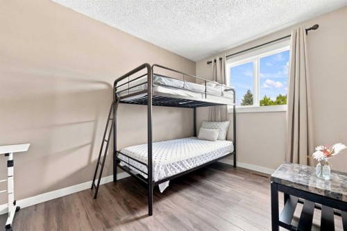 27 Erin Grove Close Se, Calgary, AB 