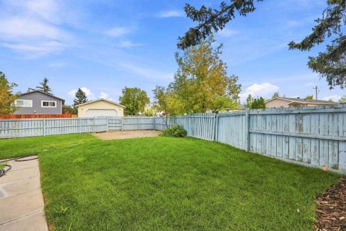 27 Erin Grove Close Se, Calgary, AB 