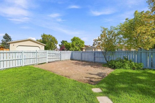 27 Erin Grove Close Se, Calgary, AB 