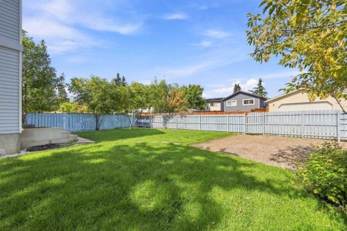 27 Erin Grove Close Se, Calgary, AB 