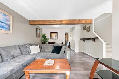 27 Erin Grove Close Se, Calgary, AB 