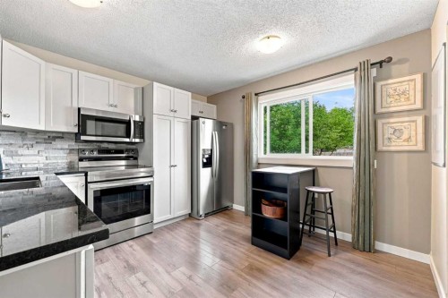 27 Erin Grove Close Se, Calgary, AB 