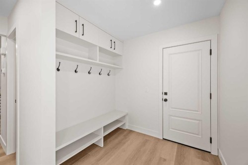 44 Canterbury Drive Sw, Calgary, AB 