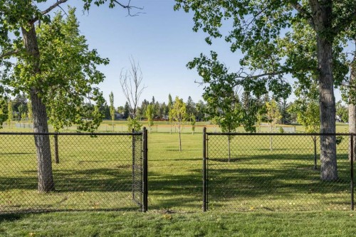 44 Canterbury Drive Sw, Calgary, AB 