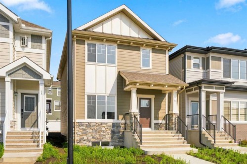8 Snowberry Common Se, Calgary, AB 
