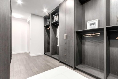 2407 13 Avenue Nw, Calgary, AB 