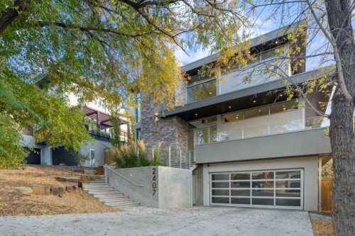 2407 13 Avenue Nw, Calgary, AB 
