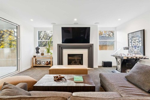 2407 13 Avenue Nw, Calgary, AB 