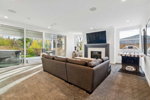 2407 13 Avenue Nw, Calgary, AB 