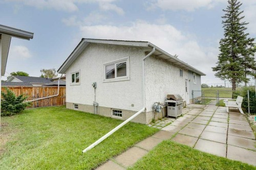 844 Rundlecairn Way Ne, Calgary, AB 
