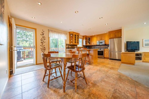 116 Queensland Place Se, Calgary, AB 