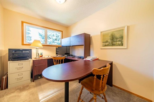 116 Queensland Place Se, Calgary, AB 